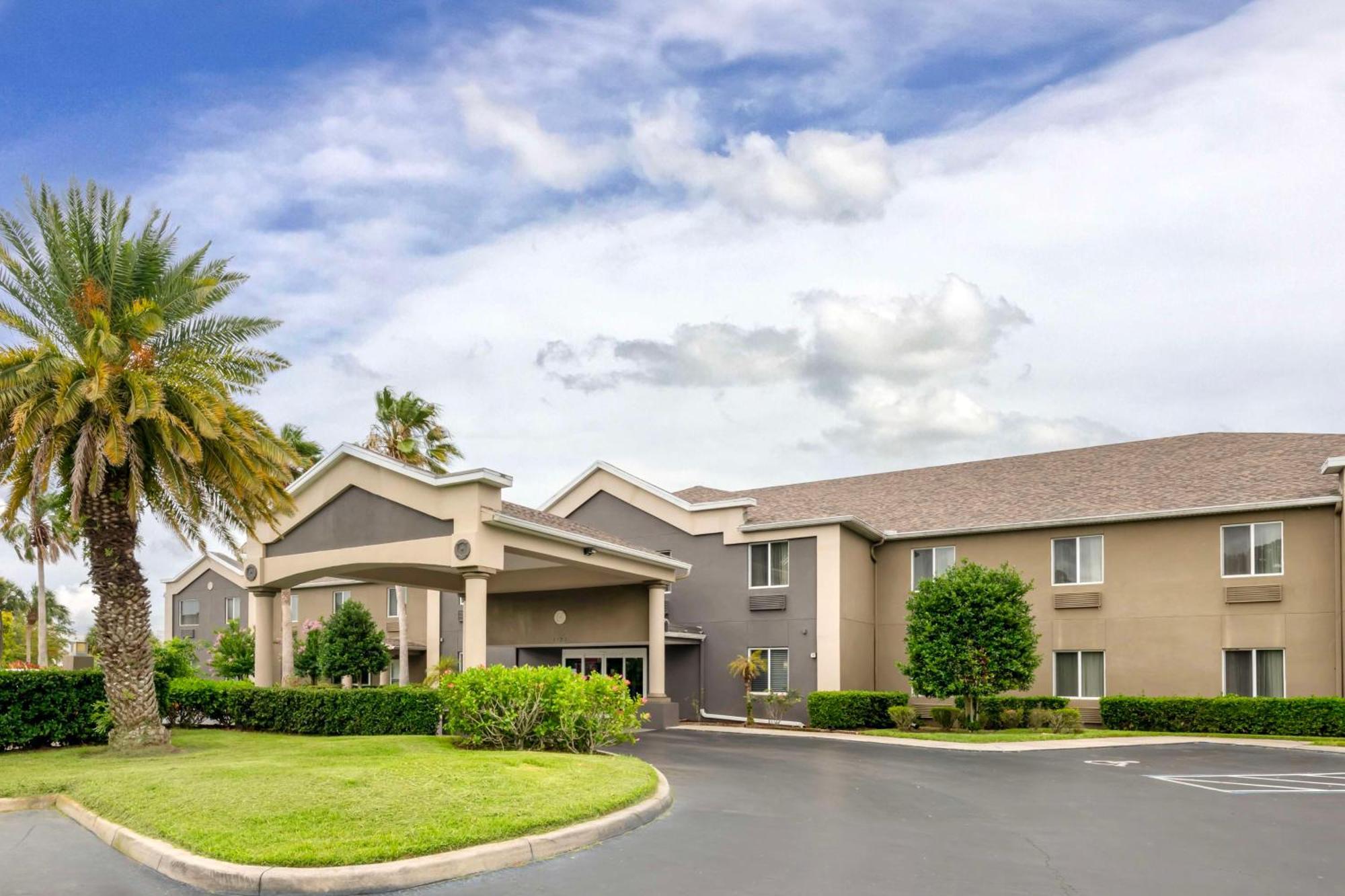 Best Western Edgewater Inn Exterior photo